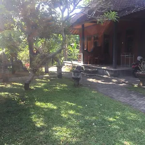  Проживание в семье Batan Duren House